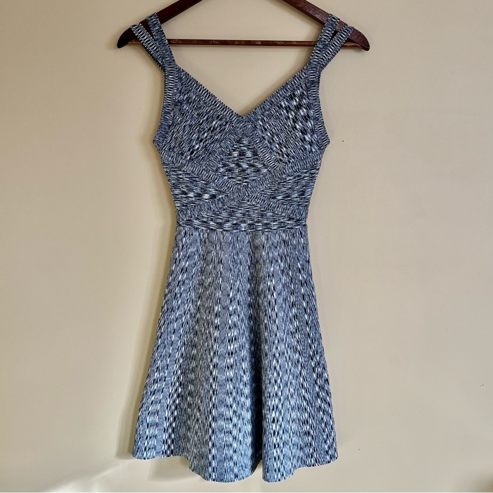 Guess| Black & White Textured Mini Dress Sz Small